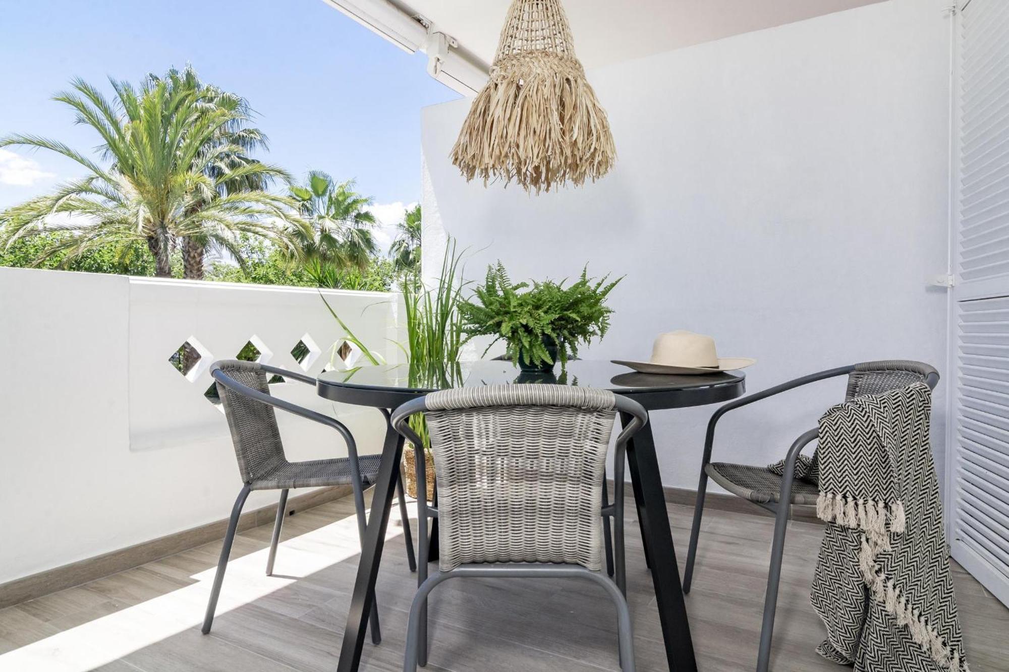 Pr - Stunning Flat Front Line Beach Puerto Banus Marbella Exterior foto
